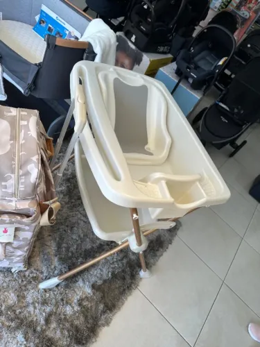 Banheira de Bebê Premium com Suporte e Redutor - Excelente Estado