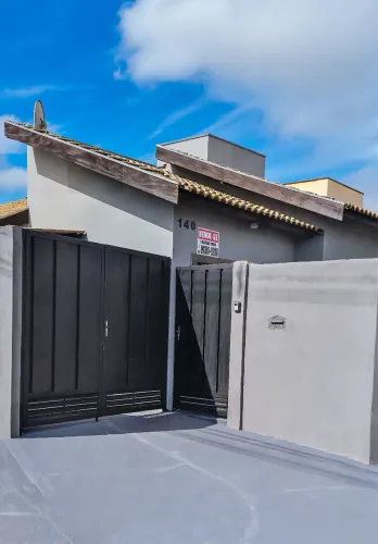 Casa reformada, linda, 2 qts, aceita financiamento