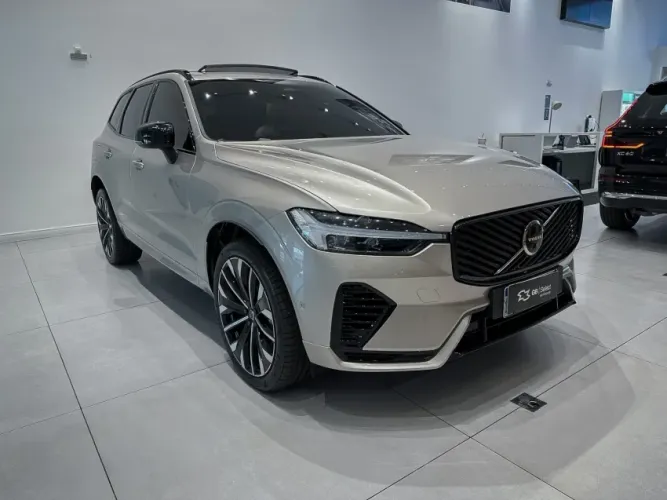 Volvo XC-60 T-8 Ultra Dark 2.0 AWD (híbrido) 2026