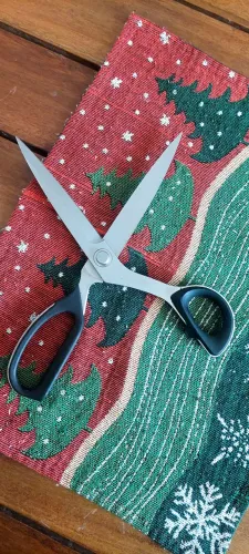 Tesoura profissional Ki 7280 nova  para corte 