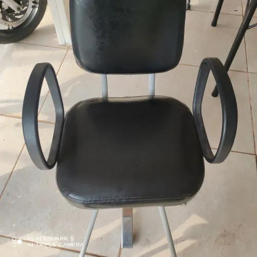 Vende- se Deus cadeiras salão de beleza .