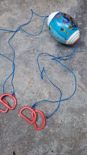 Brinquedo Vai e Vem chiquititas ótimo estado