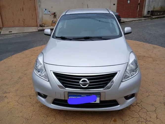 Nissan Versa SL 1.6 16V Flex Fuel 4P Mec. 2014