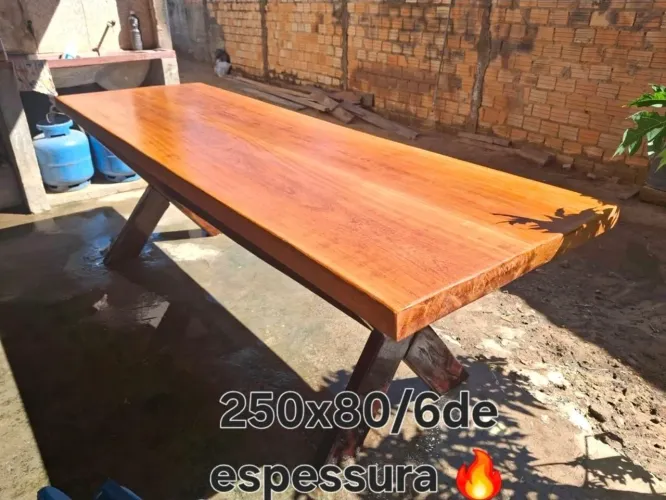 Mesa angeli  medindo 2.50x80/6 de espessura 