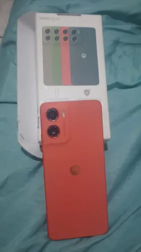 Vendo celular Motorola moto 06 novo 500 reais pra sair logo 