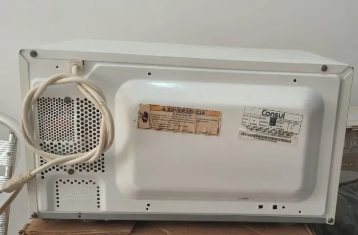 Vendo microondas cônsul 23 litros 