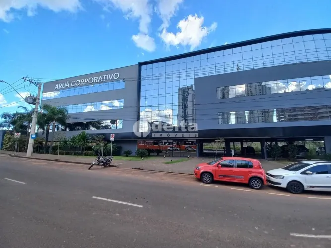 Sala comercial disponível para locação no bairro Jardim Karaiba em Uberlândia-MG