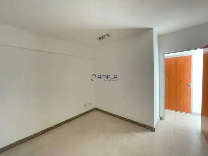 Excelente Sala disponível para locação no Estoril