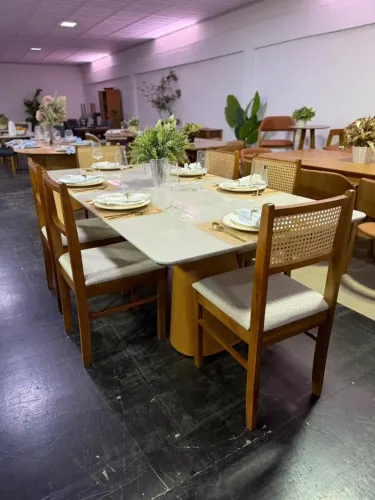 Mesa lirio 2,20x1,10 com 6 cadeiras, base madeira tampo vidro ou madeira