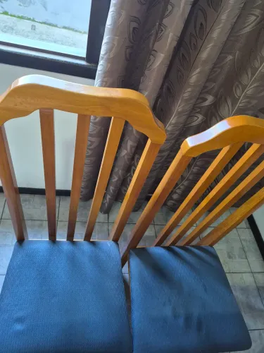 Mesa com 6 cadeiras