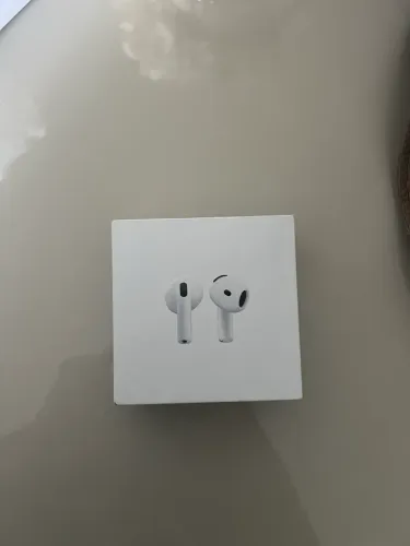 AirPods 4
