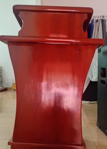 PÚLPITO DE MADEIRA