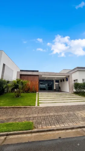 CASA À VENDA NO TERRAS ALPHAVILLE COM 3 SUÍTES