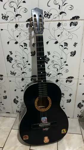 Vende-se violão