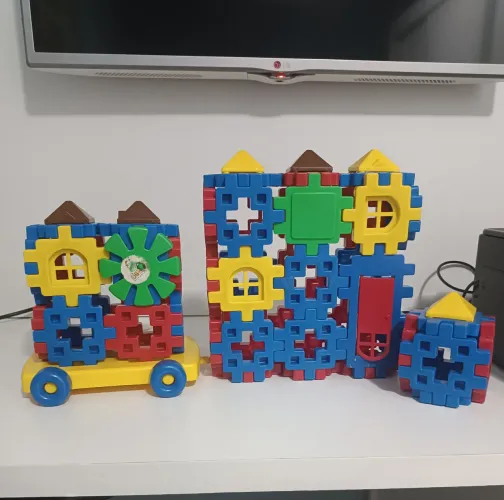 Brinquedo infantil clic e monte