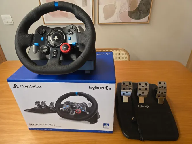 Volante Gamer Logitech G29 Driving Force para PlayStation e PC