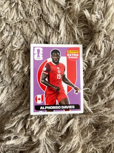 Legend bordô Alphonso Davies