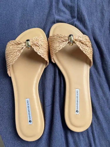 Vendo sandália nova nº 37