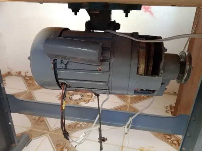 máquina de cortar tiras de couro