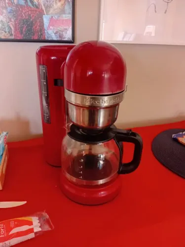 Cafeteira KitchenAid vermelha