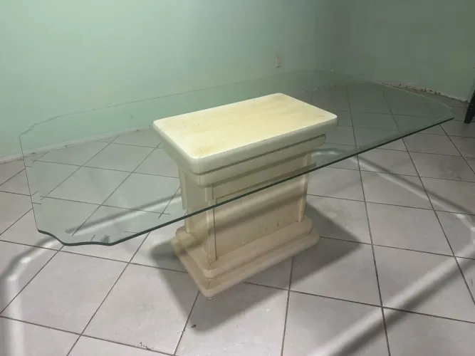 Mesa usada - vidro grande