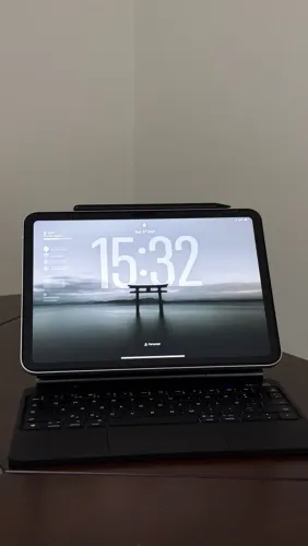 iPad A16 128GB Wi-Fi + Teclado, Capa, Bag - Impecável