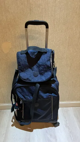 Mochila Kipling Azul usada 6 meses