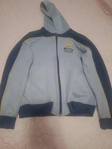 Casaco com capuz tam. PI uniforme Colégio adventista