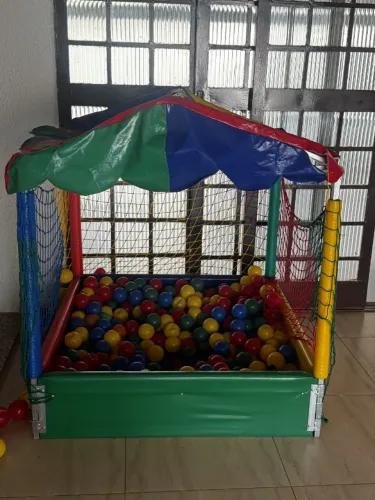 Piscina de Bolinhas Infantil com Cobertura