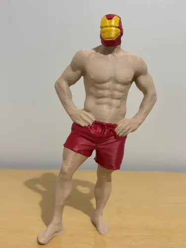 Estatueta Homem de Ferro Impressão 3D Versão Praia 18 cm