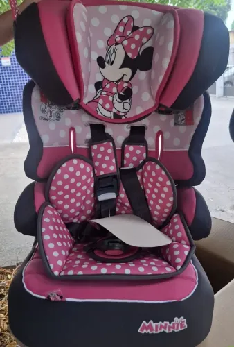 Cadeirinha para carro NOVA  Lacrada na caixa 9 a 36 kg - Linda e segura Minnie Rose 