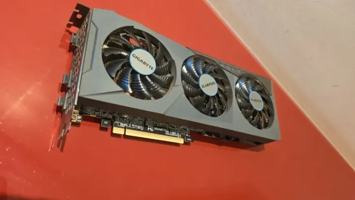 Placa de Vídeo Gigabyte GeForce RTX 3070 - Perfeito Estado
