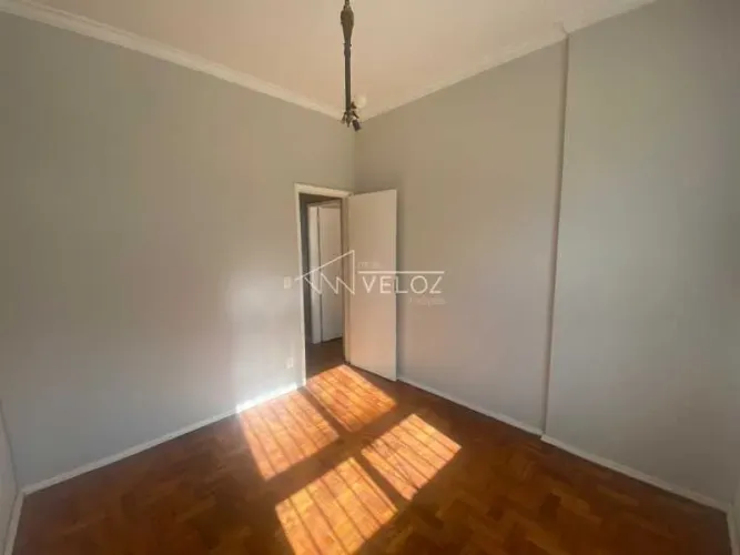 Apartamento : Padrão / Residencial / Catete