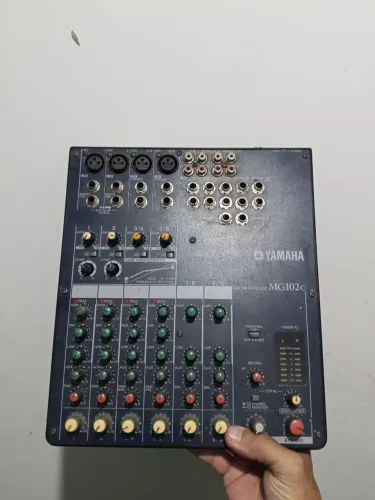 Mesa de som Yamaha