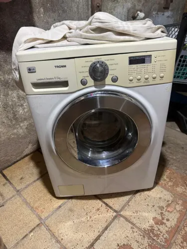 Máquina lava e seca