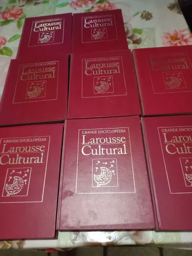 Grande enciclopédia larousse incompleta 