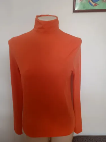 Blusa Lança Perfume Original Gola Alta Manga Longa Coral