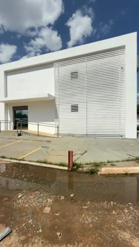 4 SALAS INDIVIDUAIS, MOBILIADAS, INCLUSO TUDO, EM PREDIO COMERCIAL, PROX PREFEITURA E SHOP