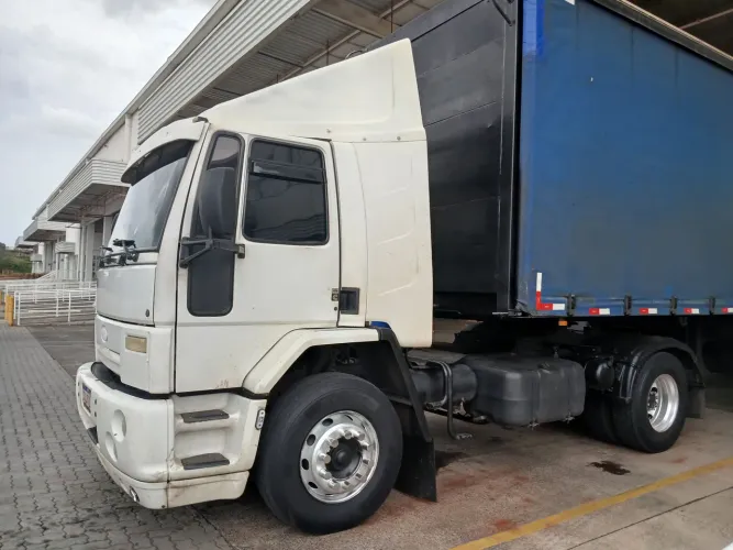 Ford cargo 4532e 2011 AR CONDICIONADO