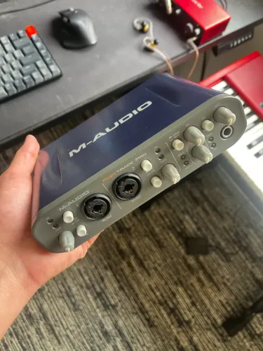 M-Audio Fast Track Pro 4x4 USB ? Interface de Áudio