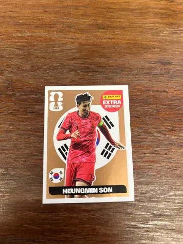 figurinha é uma Extra Sticker Legend Bronze do jogador Heung-min Son