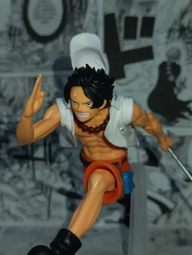 OPORTUNIDADE | Boneco Action Figure Portgas D. Ace Marine One Piece