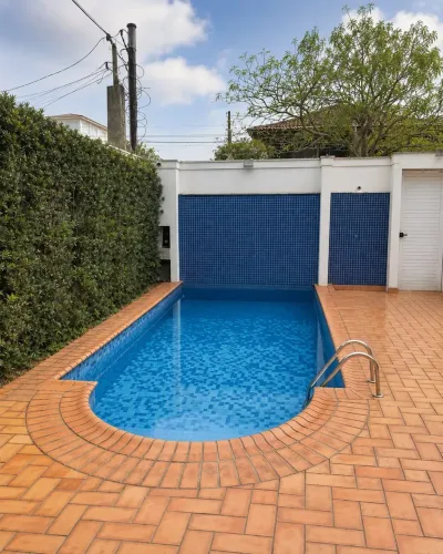 LOCAÇÃO ANUAL CASA. 5 Suites/ perto praia da Enseada,Luxo e Confronto