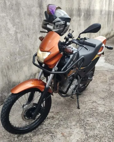 Vendo ou troco por carro
