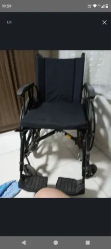 Vendo cadeira de rodas freedon com 6 meses de uso está seme Nova  1200