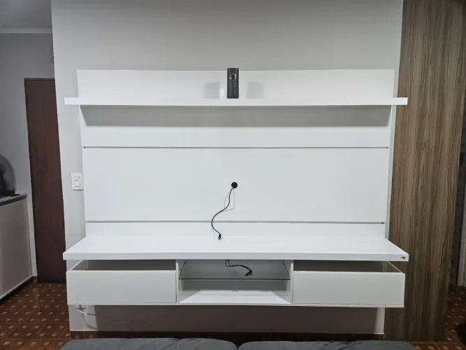 Painel para TV 2,20 x 1,60 Branco - Excelente Estado