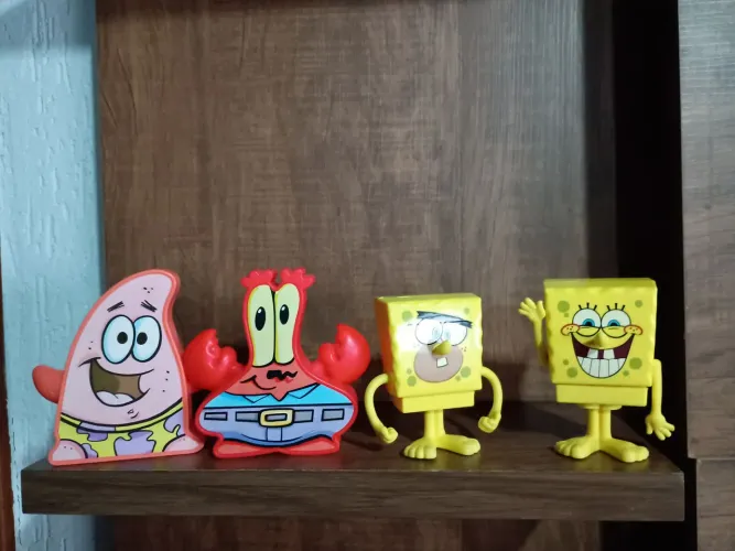 4 bonecos Bob esponja burguer king usados na condição 