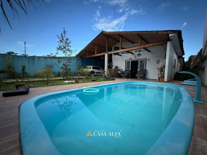 Excelente casa em madeira com paredes duplas