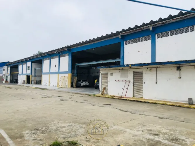 Pavilhão/Galpão Industrial com 3.600m²de área total e 1.850m² de área construída em Granja