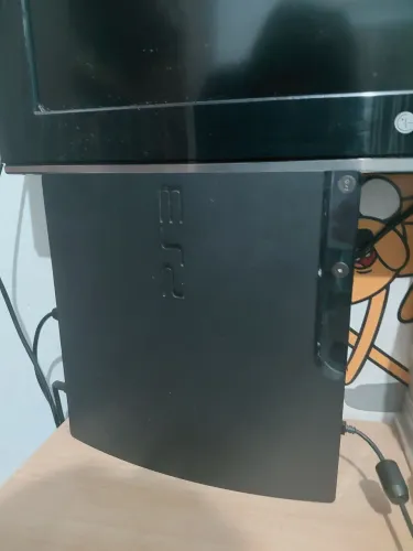 Ps3 Slim com 2 controles e acompanha 10 jogos troco por Xbox One S ou Ps4 